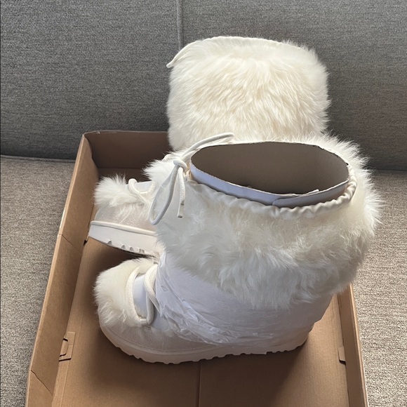 UGG® CLASSIC TALL CHALET BOOTS - Picture 6 of 11